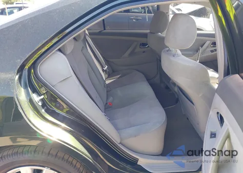 2010 Toyota Camry Le z USA, uszkodzony, nr VIN 4T4BF3EK1AR027092